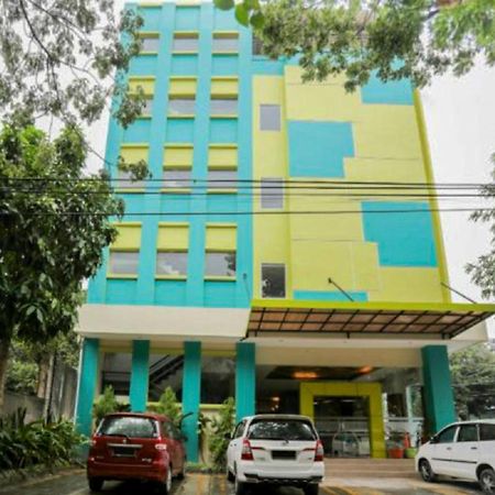 Reddoorz Plus Near Pantai Losari Makassar Buitenkant foto