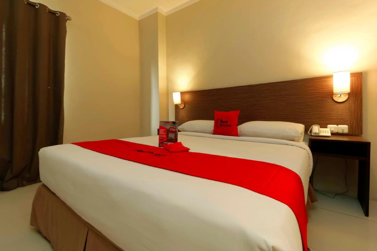 Reddoorz Plus Near Pantai Losari Makassar Buitenkant foto