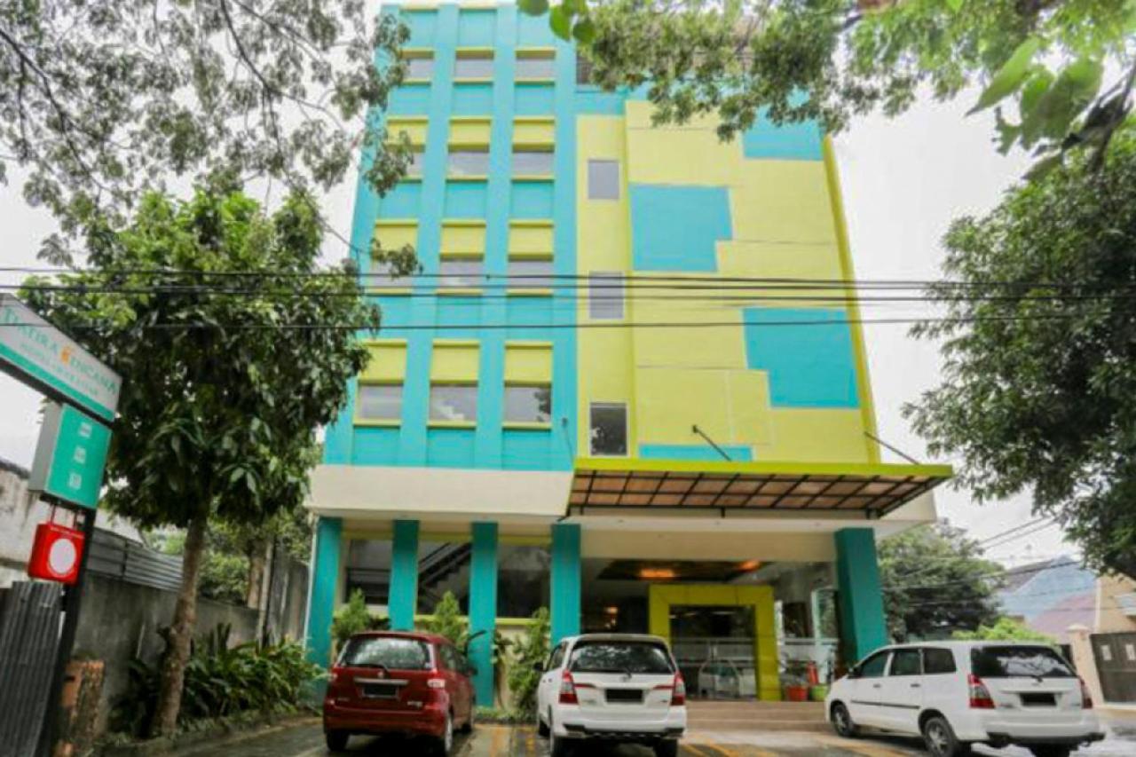 Reddoorz Plus Near Pantai Losari Makassar Buitenkant foto