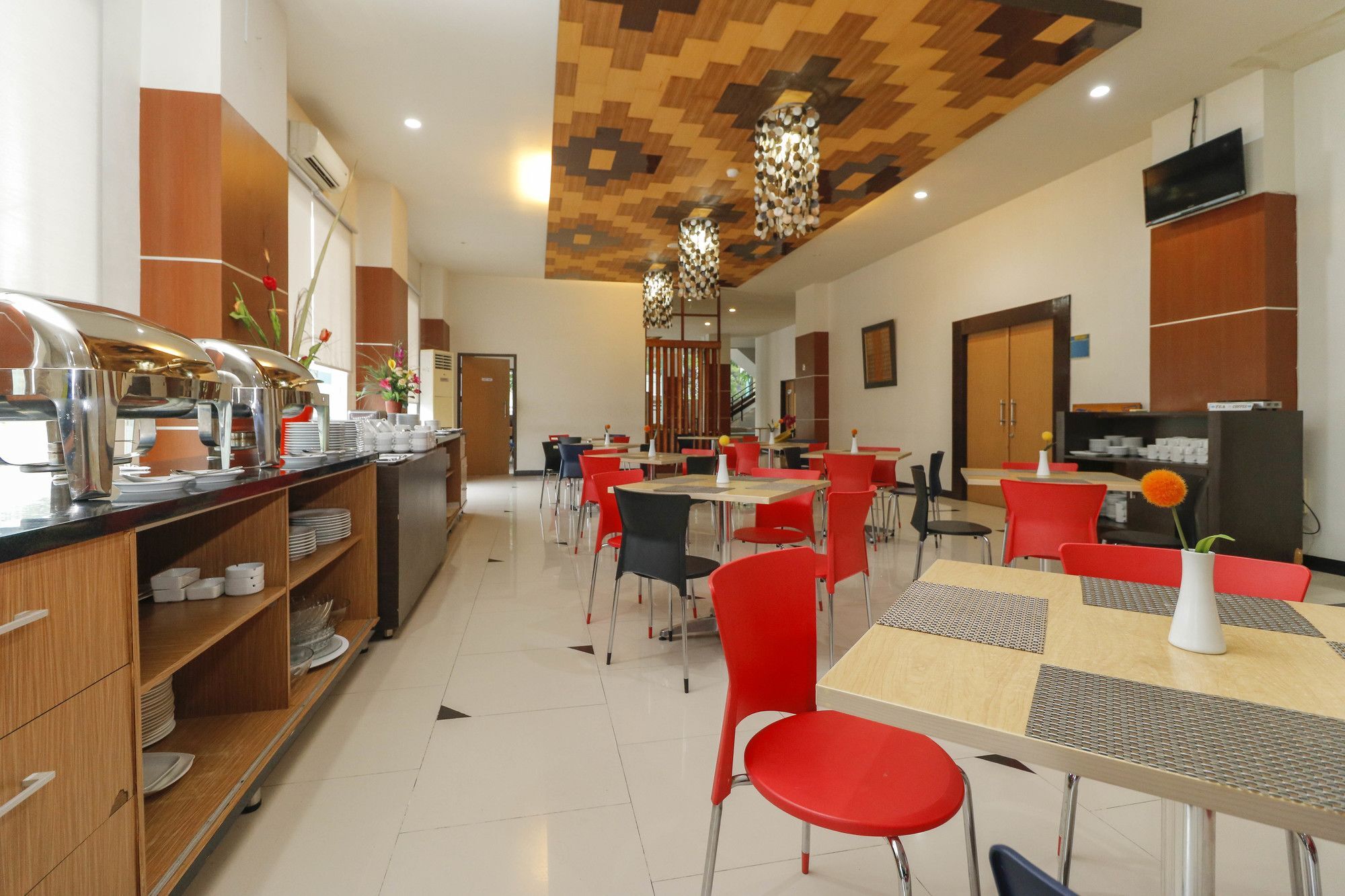 Reddoorz Plus Near Pantai Losari Makassar Buitenkant foto