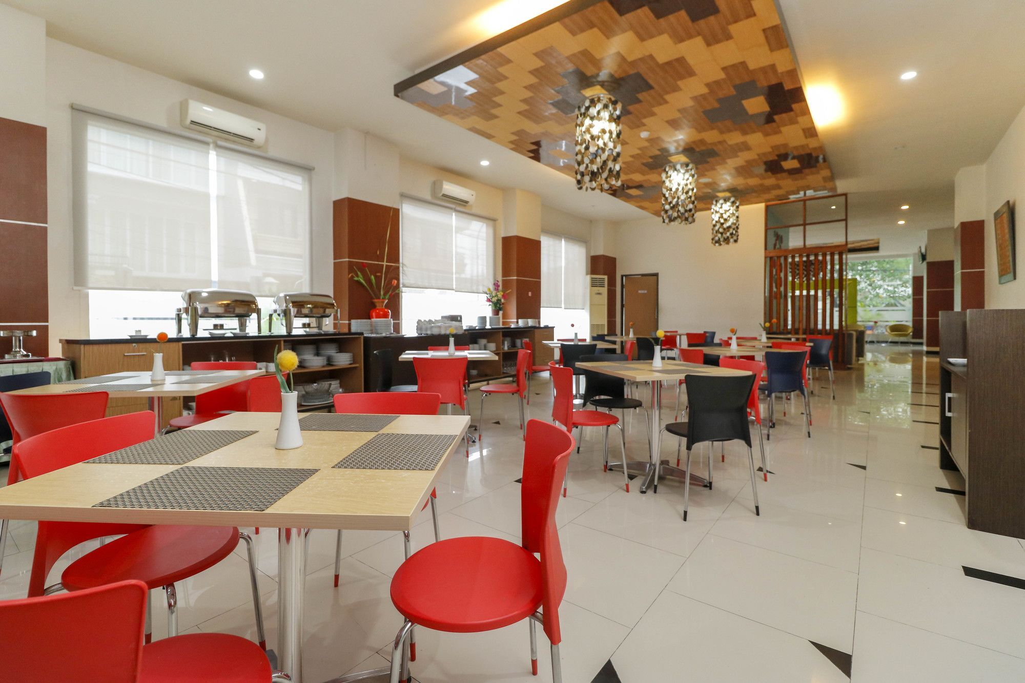 Reddoorz Plus Near Pantai Losari Makassar Buitenkant foto