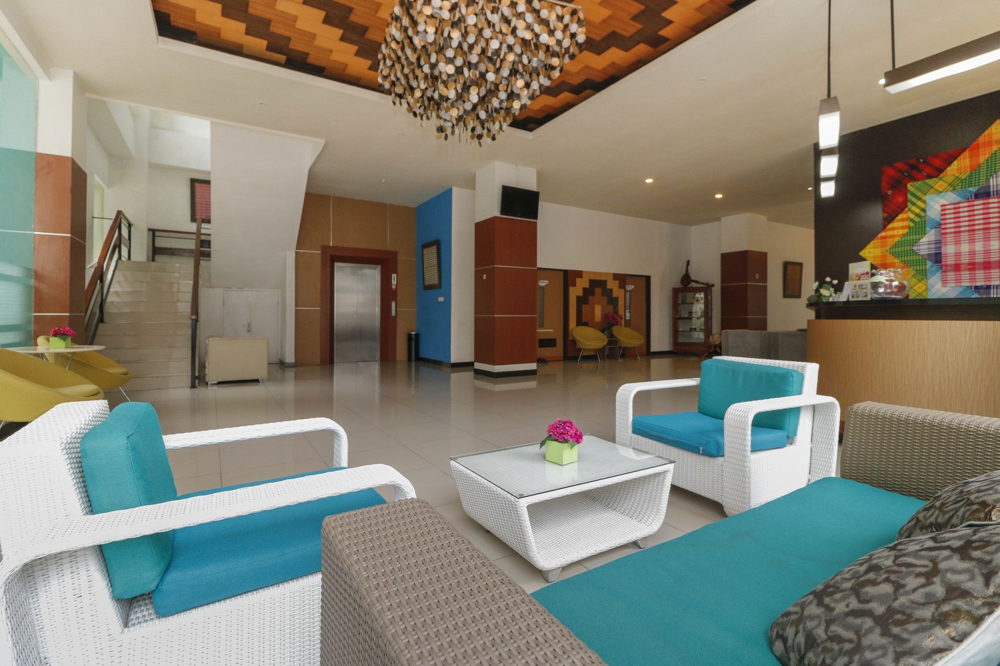 Reddoorz Plus Near Pantai Losari Makassar Buitenkant foto