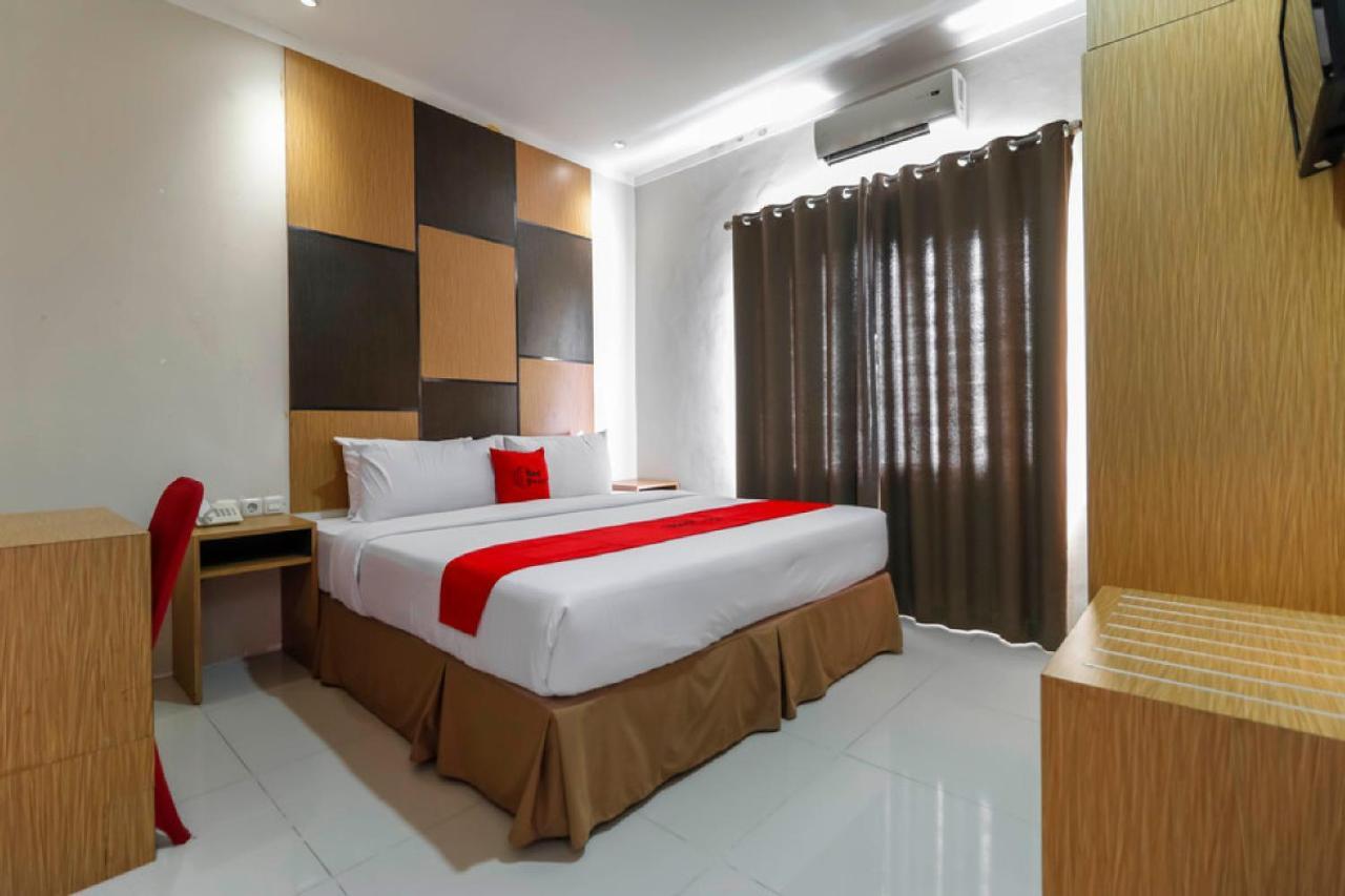 Reddoorz Plus Near Pantai Losari Makassar Buitenkant foto