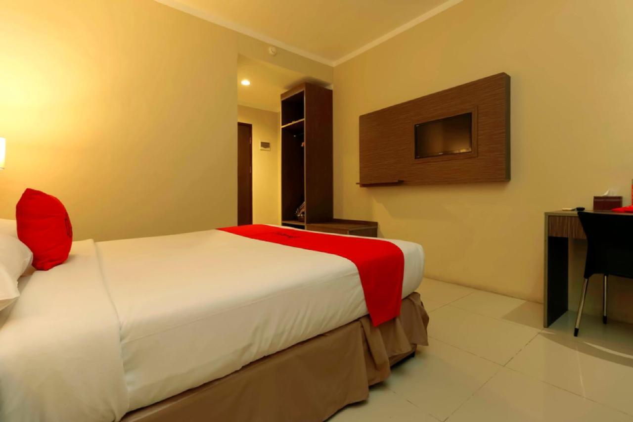 Reddoorz Plus Near Pantai Losari Makassar Buitenkant foto